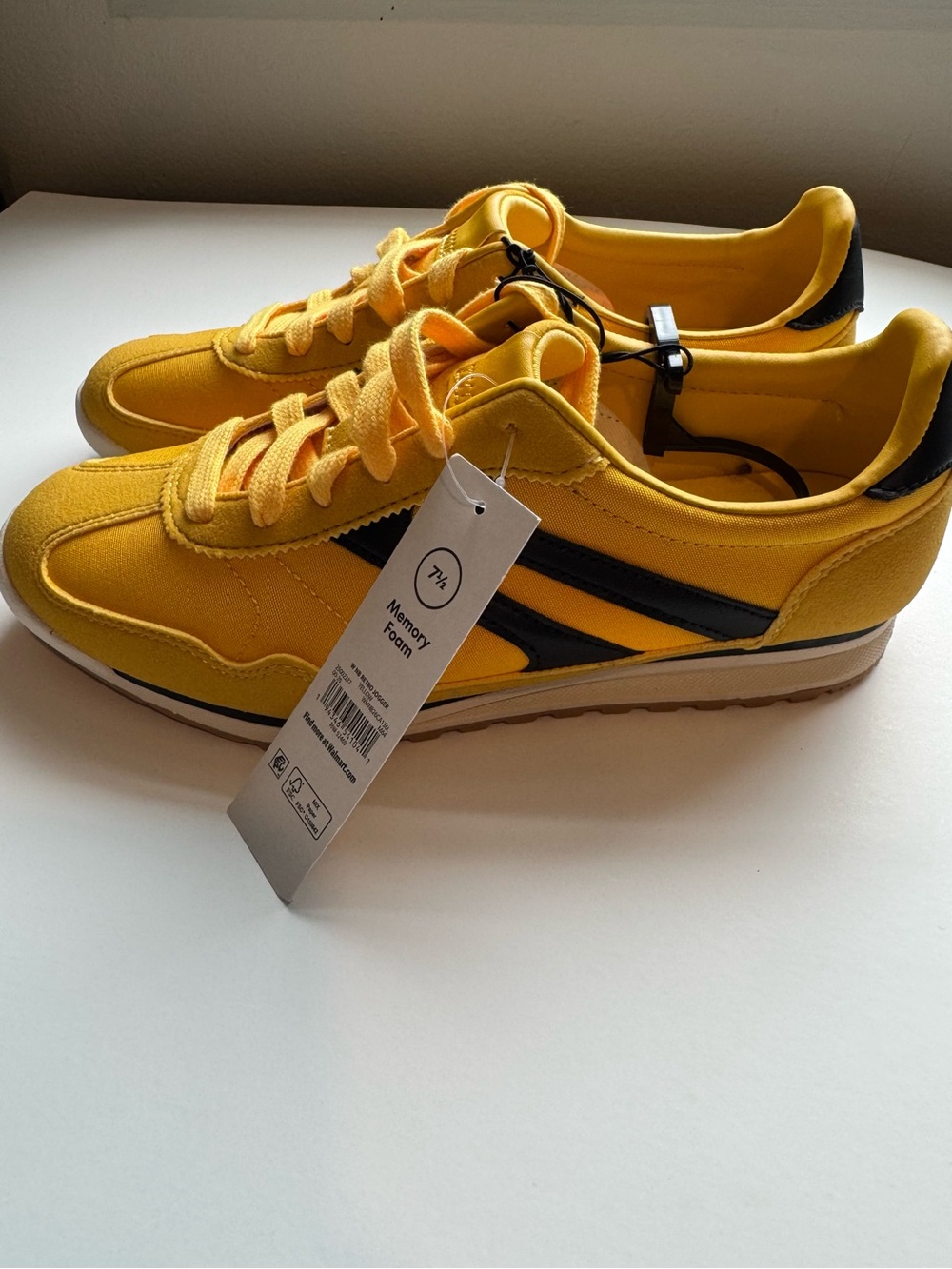 No Boundaries Yellow & Black Retro Low Top Sneakers NWT Sz 7 Memory Foam